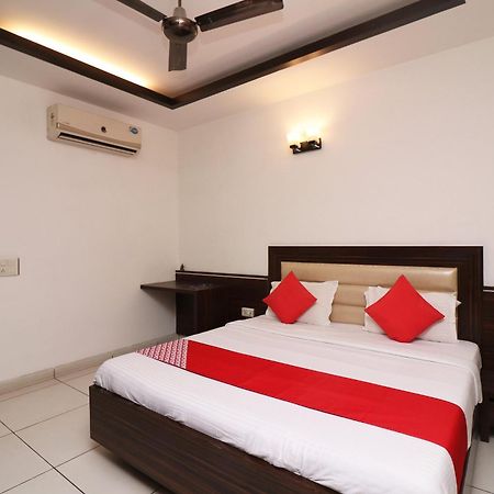 Wonderland Inn Near Aravali Biodiversity Park Gurgaon Zewnętrze zdjęcie