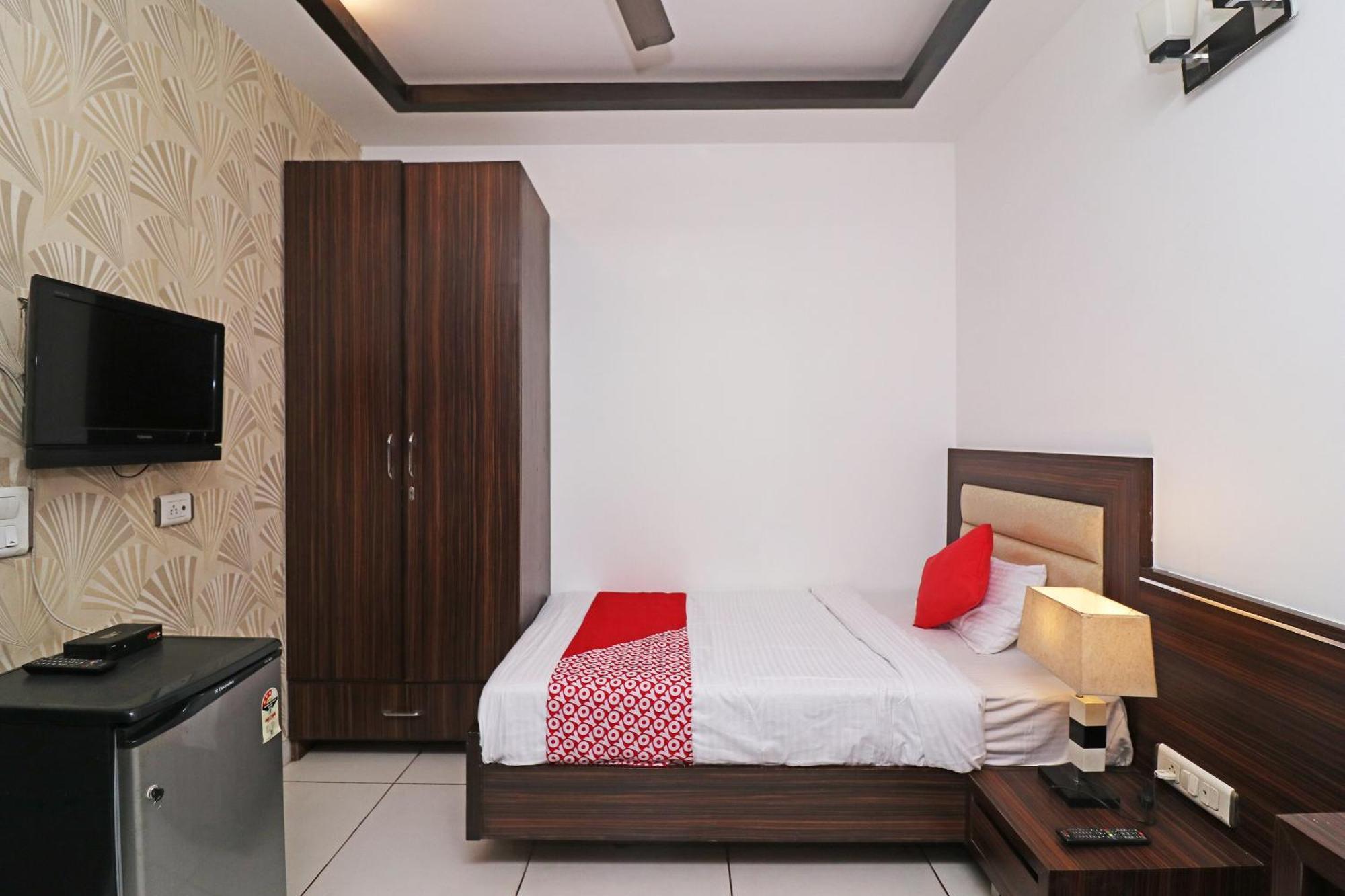 Wonderland Inn Near Aravali Biodiversity Park Gurgaon Zewnętrze zdjęcie