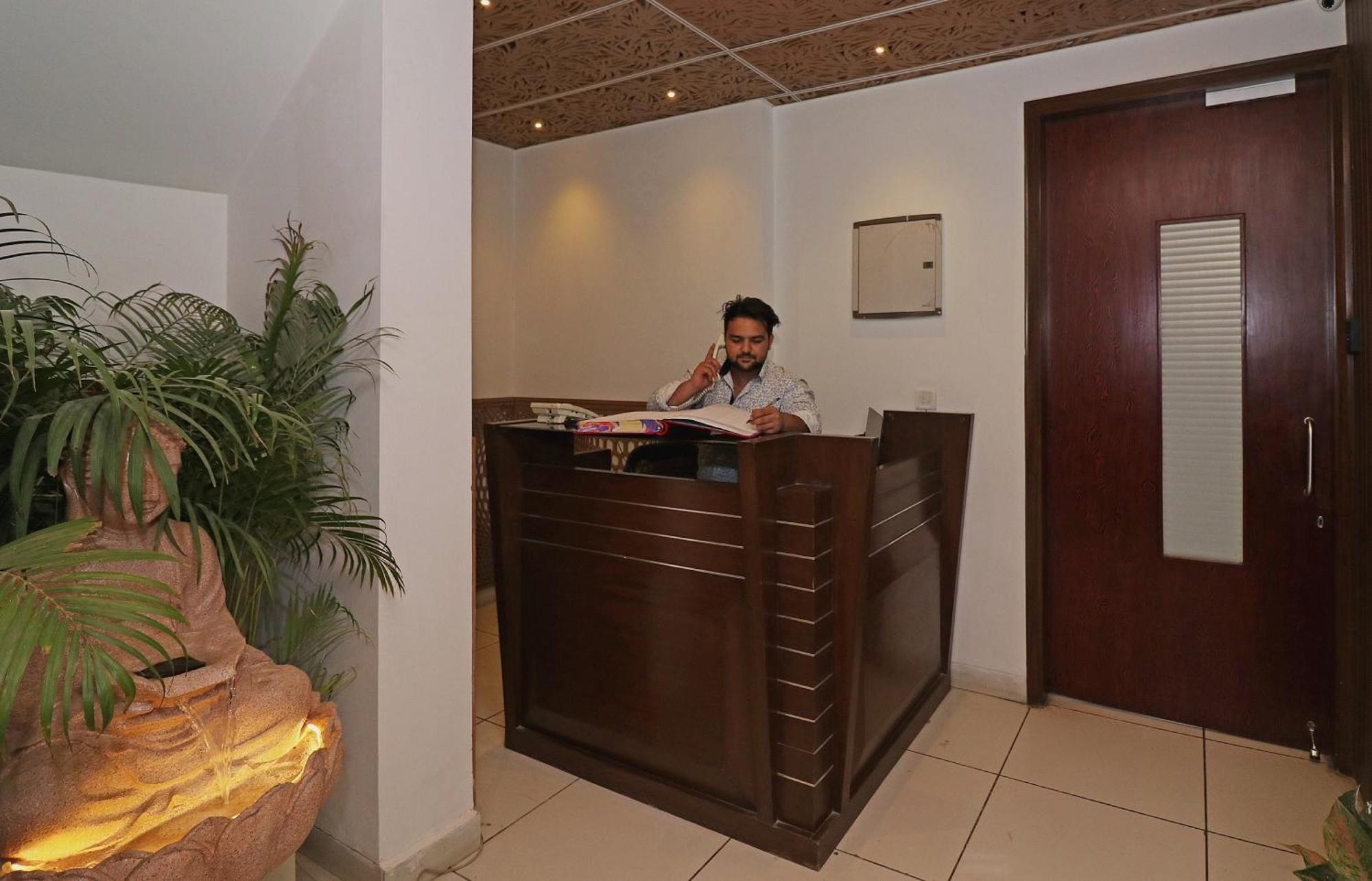 Wonderland Inn Near Aravali Biodiversity Park Gurgaon Zewnętrze zdjęcie